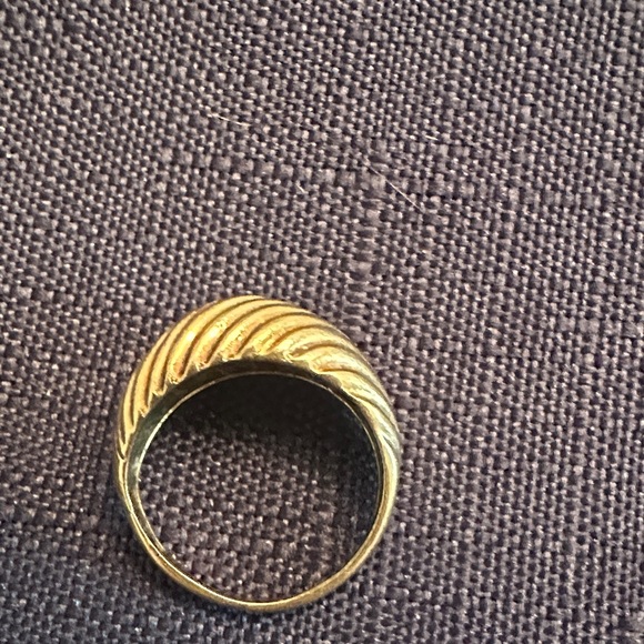 10k Gold Ring R3 - Picture 2 of 6